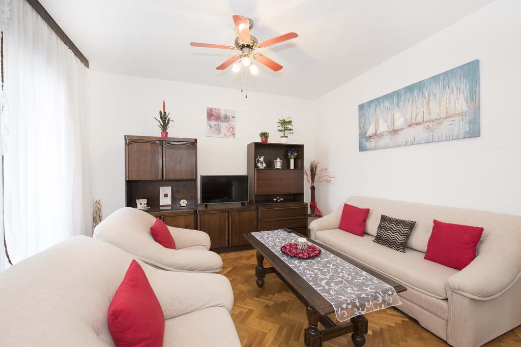 Apartment Kurbasa Kaštela Buitenkant foto